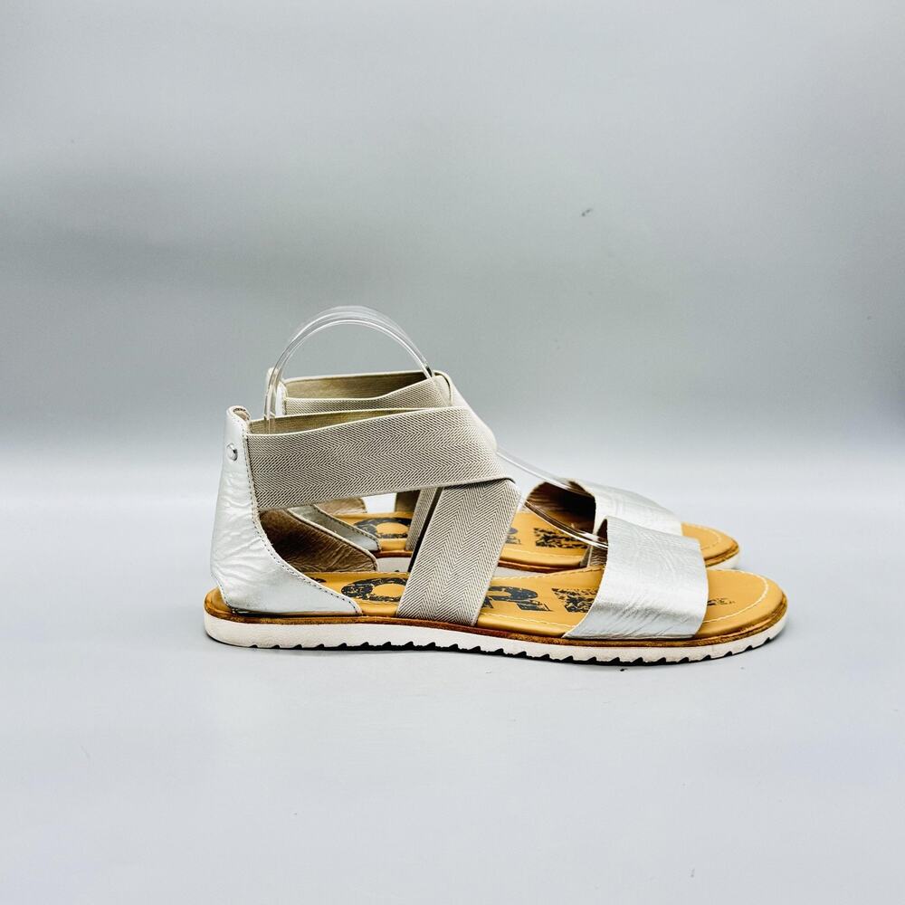 Sorel Sandals Womens 9.5 Silver Leather Strappy Elastic Slip On Flat Shoes